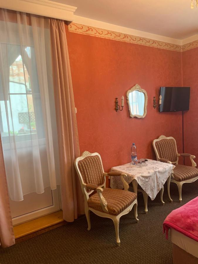 Hotelik Хелмно Екстер'єр фото
